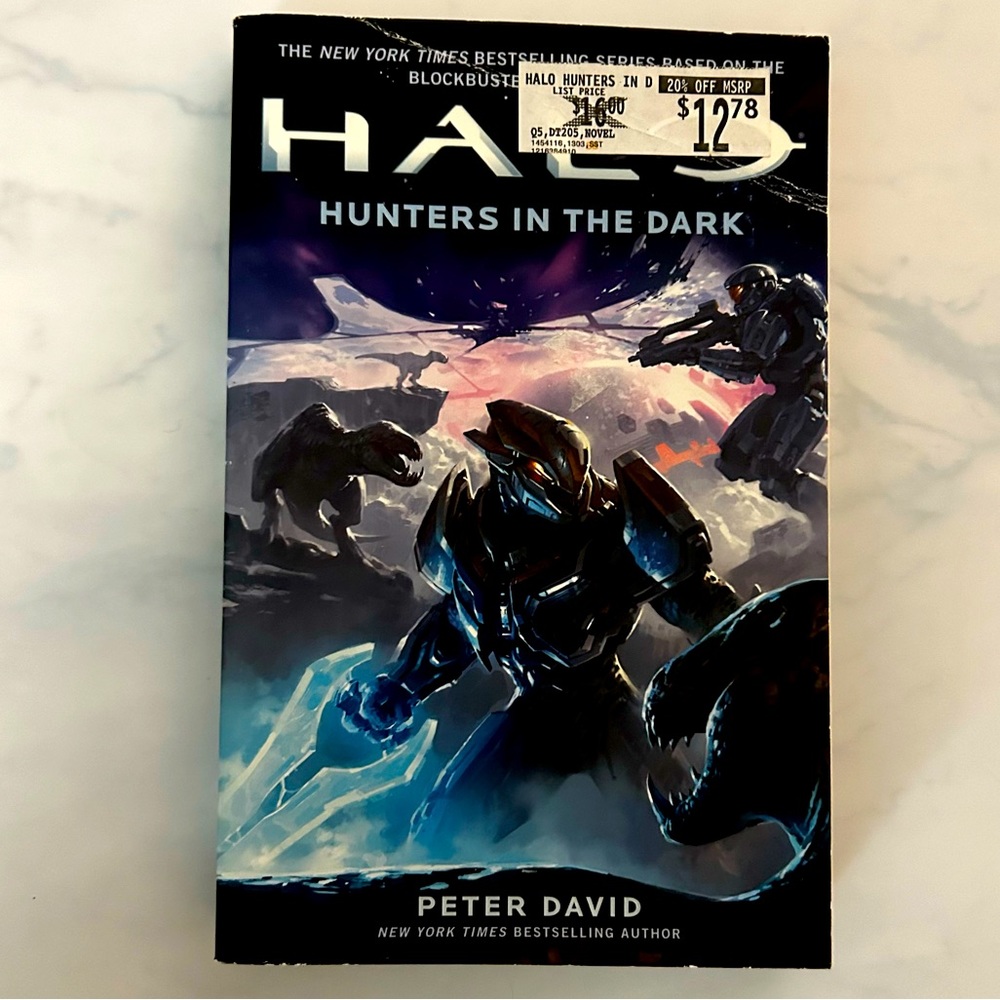 HALO book Hunters in the Dark Book by NYT Best Selling Author Peter David